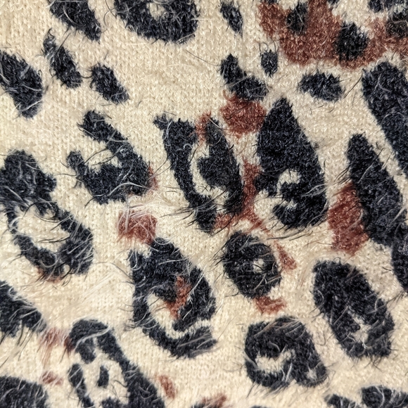 Leopard print sweater - NWT - Picture 3 of 8